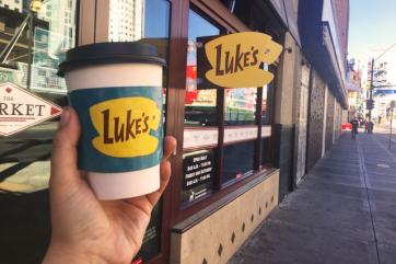 GilmoreGirls_LukesDiner-min